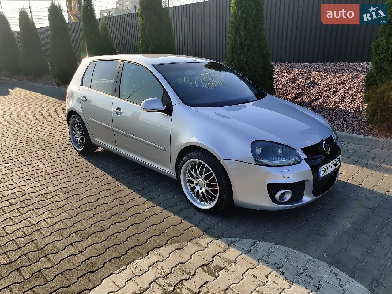 Volkswagen Golf, 2004