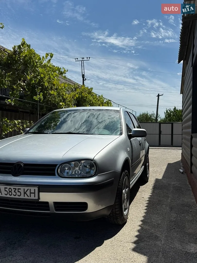 Volkswagen Golf, 2002