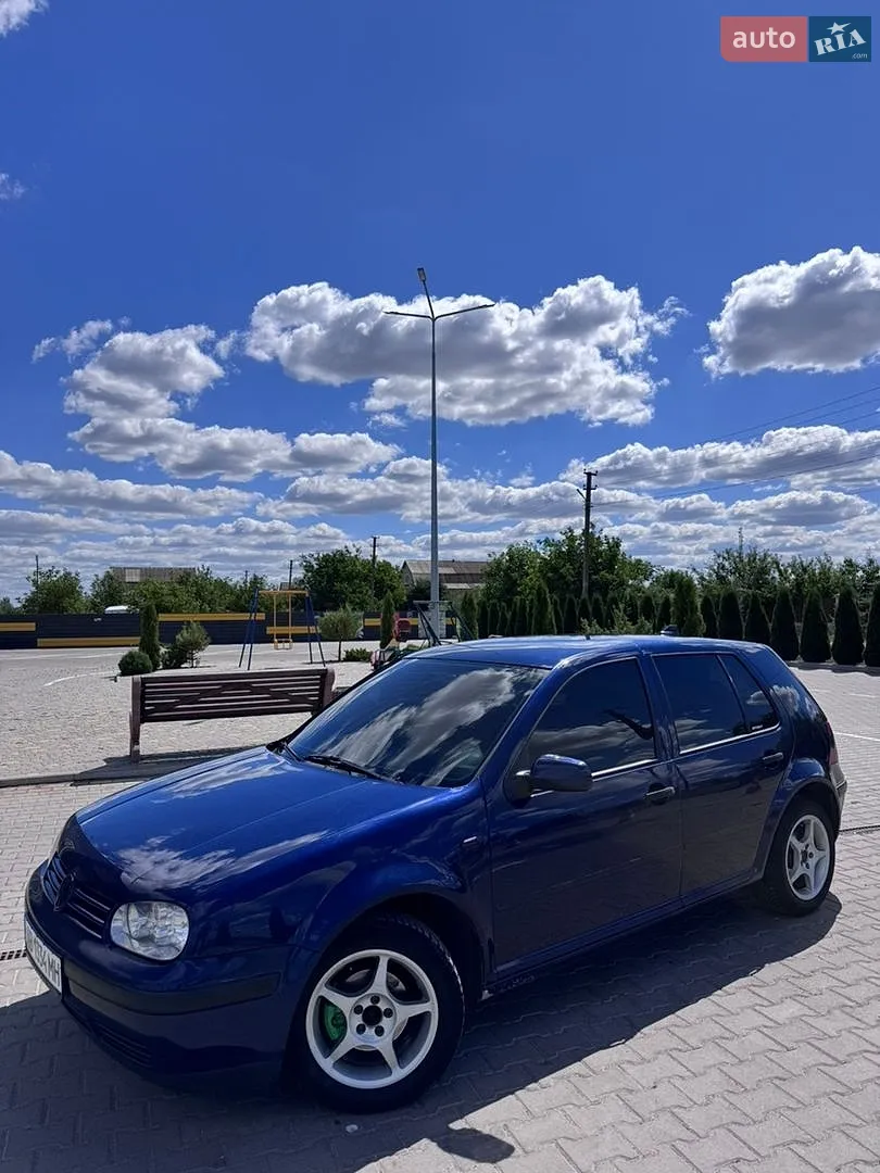 Volkswagen Golf, 2001