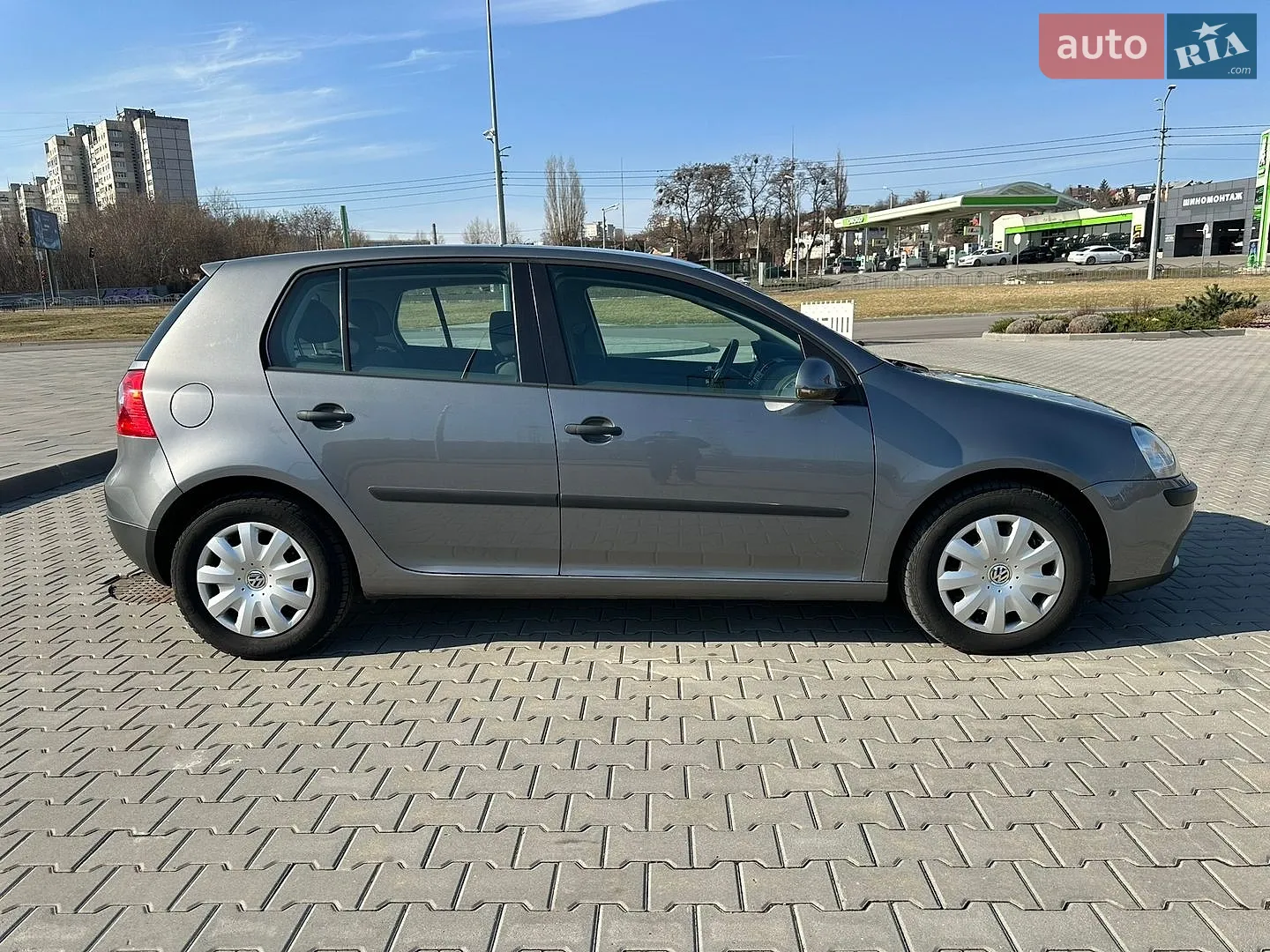 Volkswagen Golf, 2004
