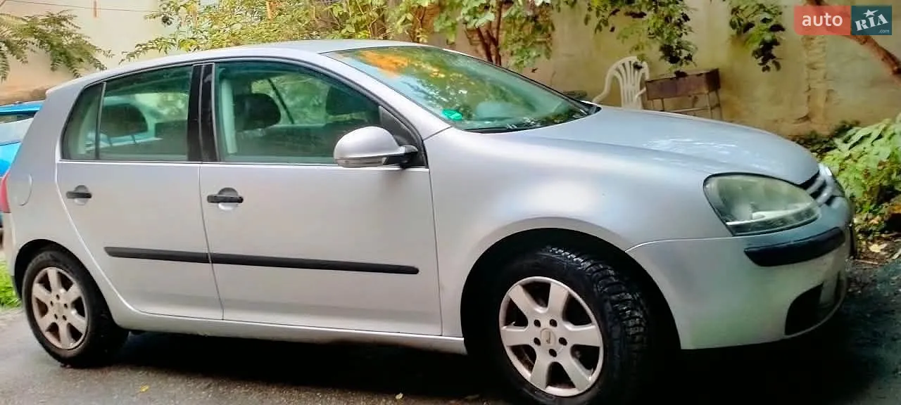 Volkswagen Golf, 2004