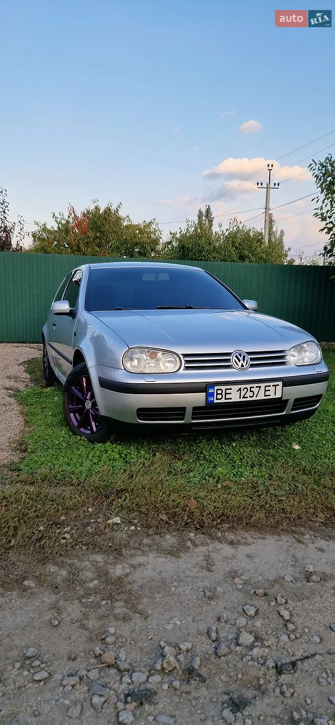 Volkswagen Golf, 2002