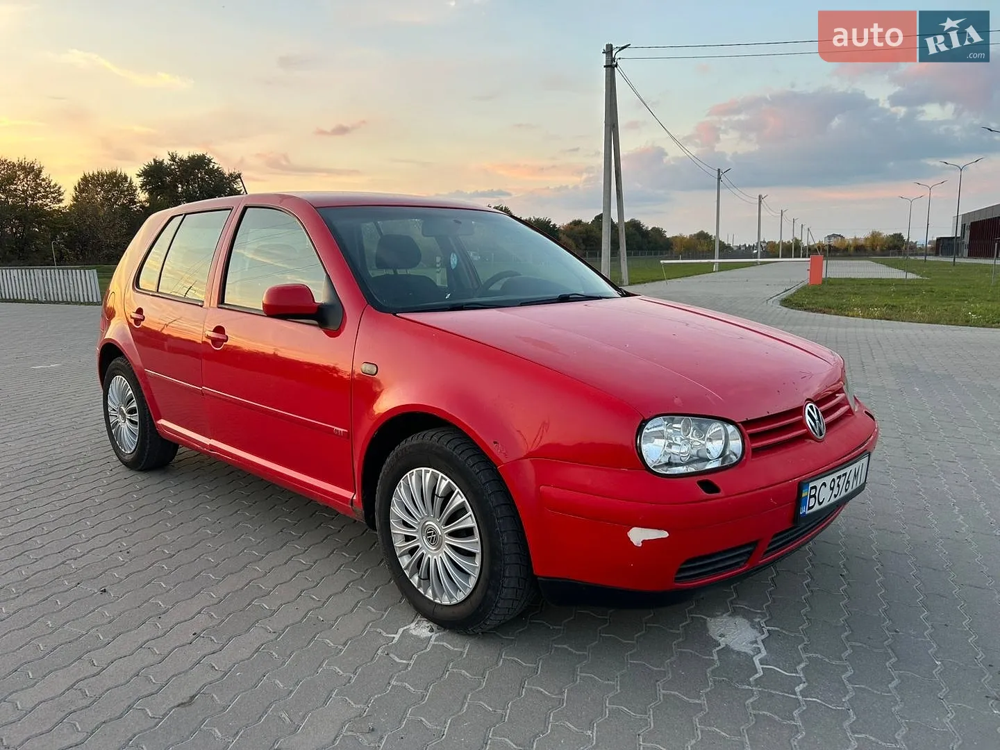Volkswagen Golf, 1998