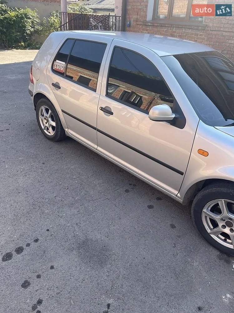 Volkswagen Golf, 1998