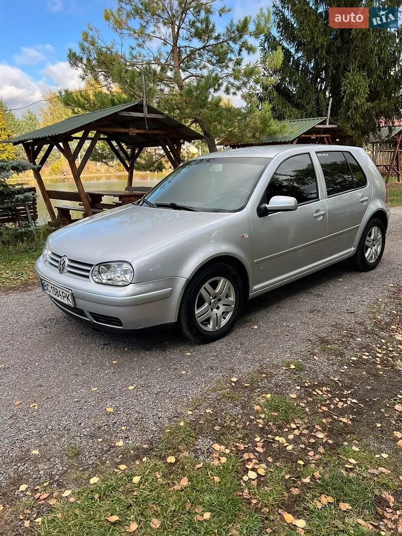 Volkswagen Golf, 2001