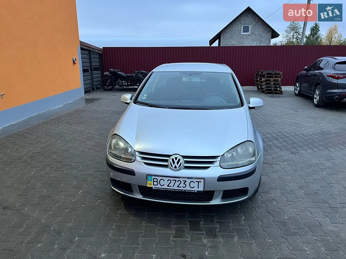 Volkswagen Golf, 2004