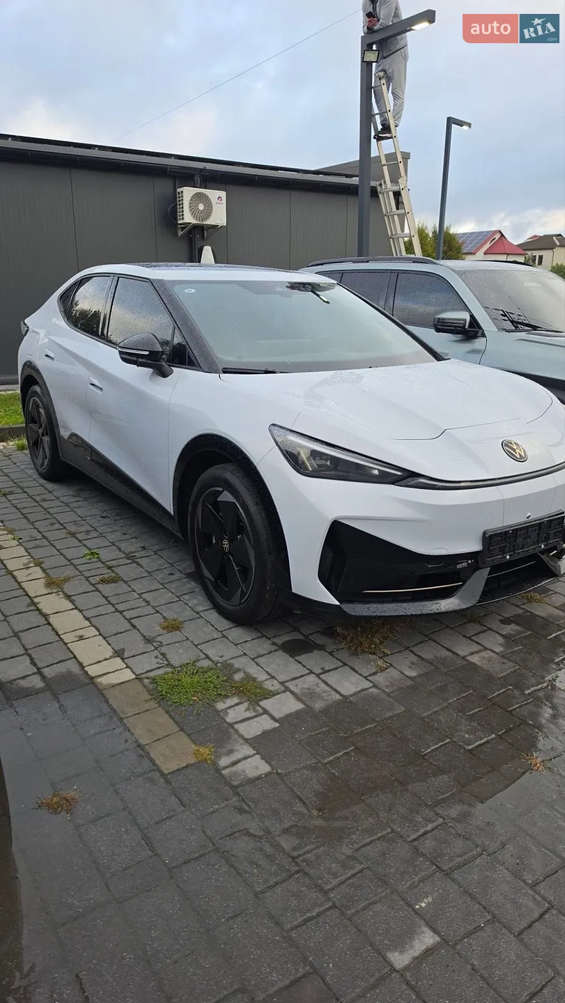 Volkswagen ID.UNYX 06, 2024