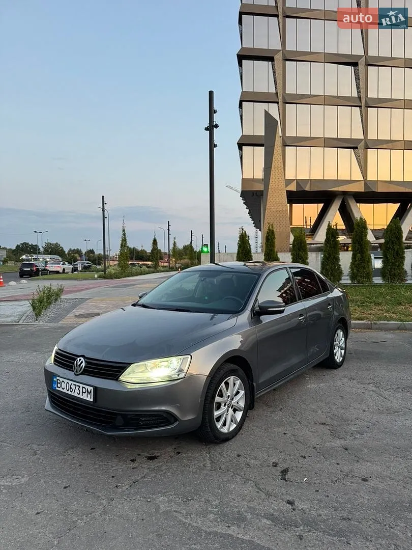 Volkswagen Jetta, 2011