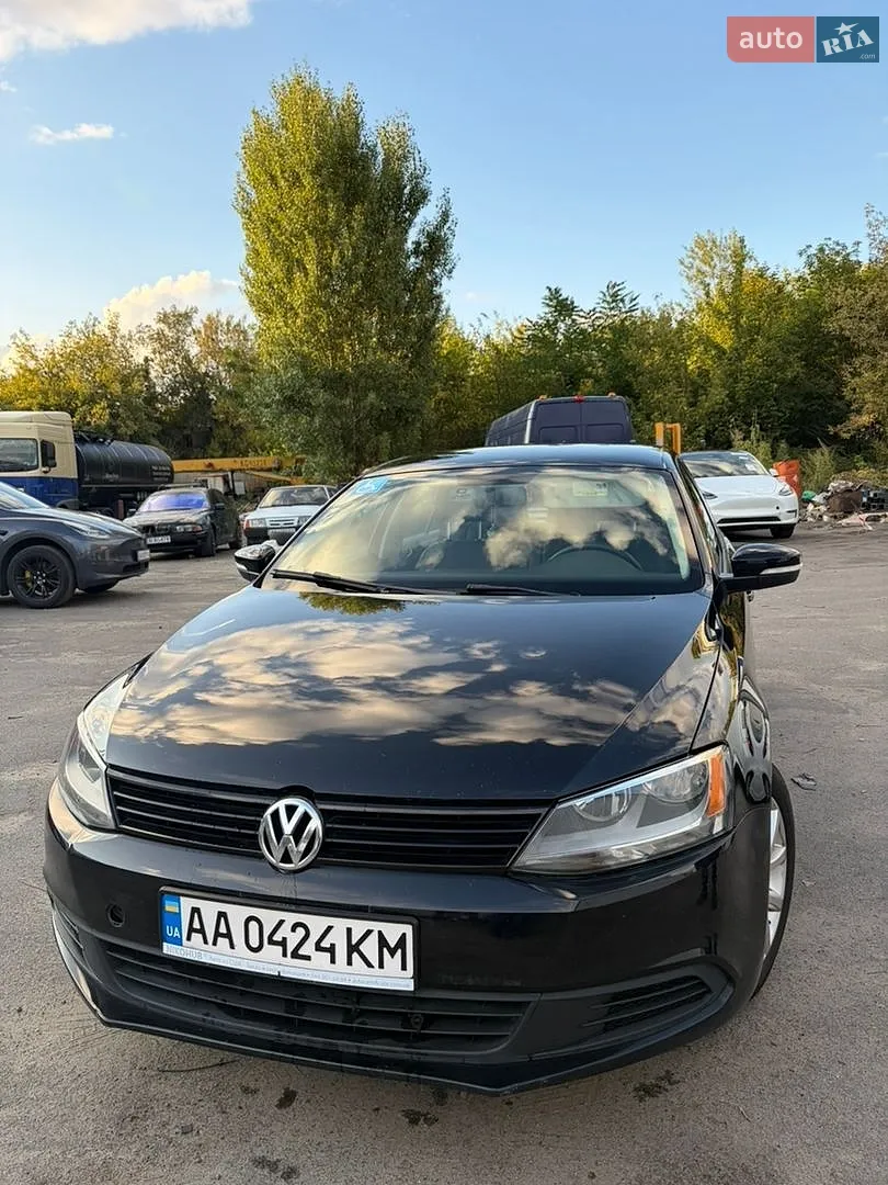Volkswagen Jetta 2010 — 1