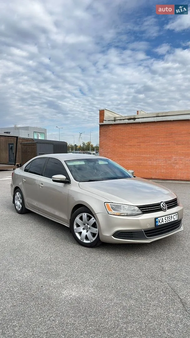 Volkswagen Jetta, 2012