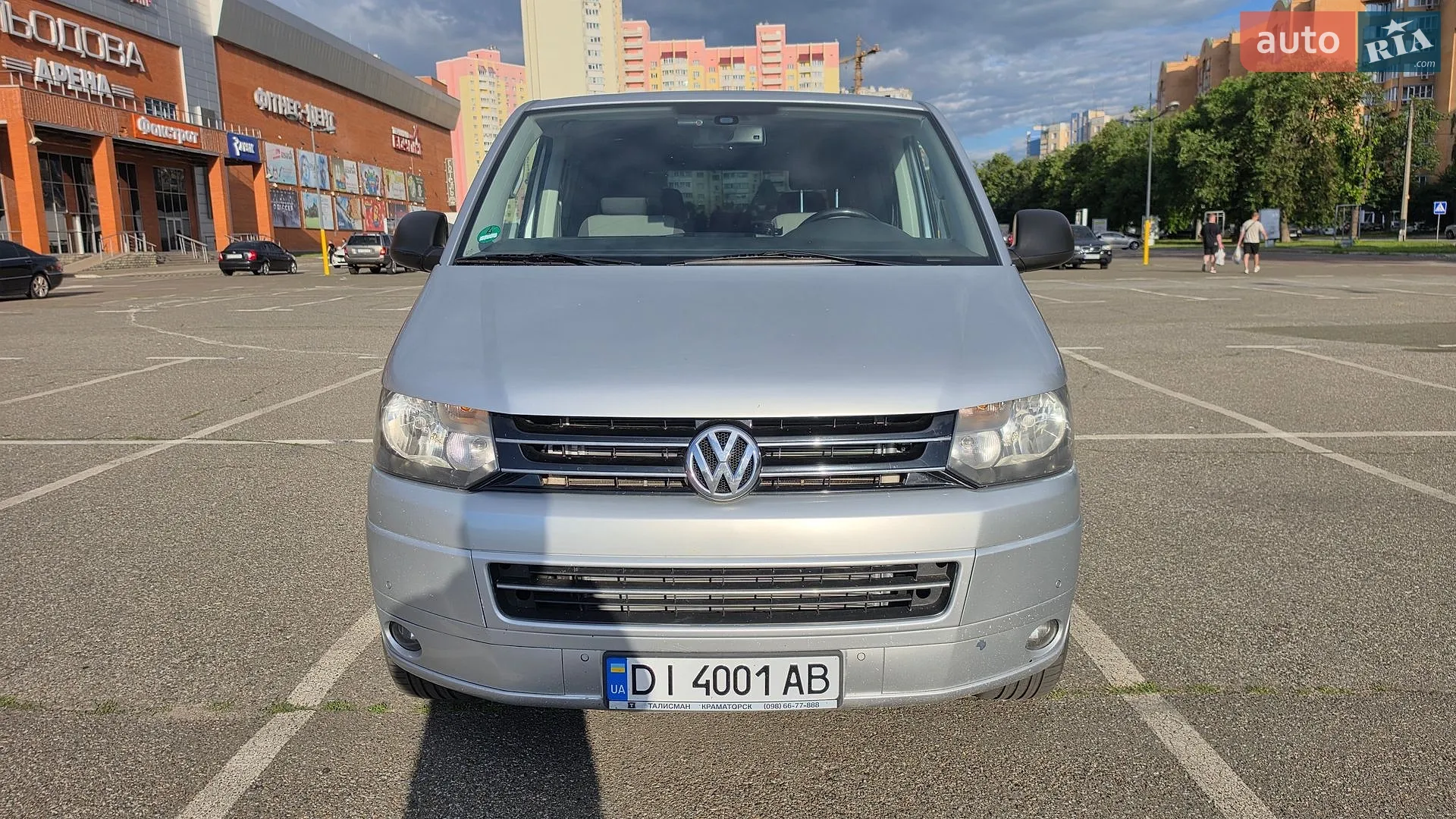 Volkswagen Multivan 2011 — 1
