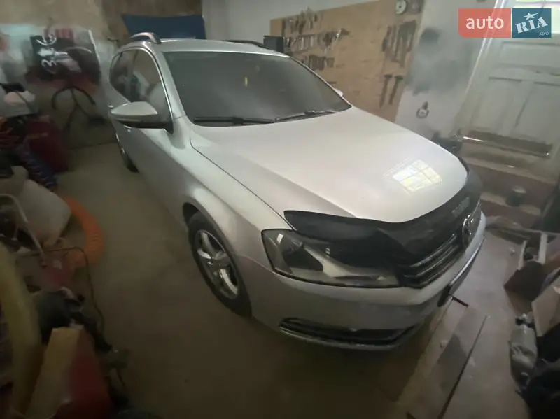 Volkswagen Passat, 2011
