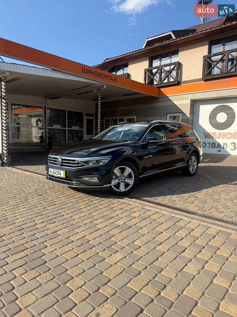 Volkswagen Passat 2022 — 1