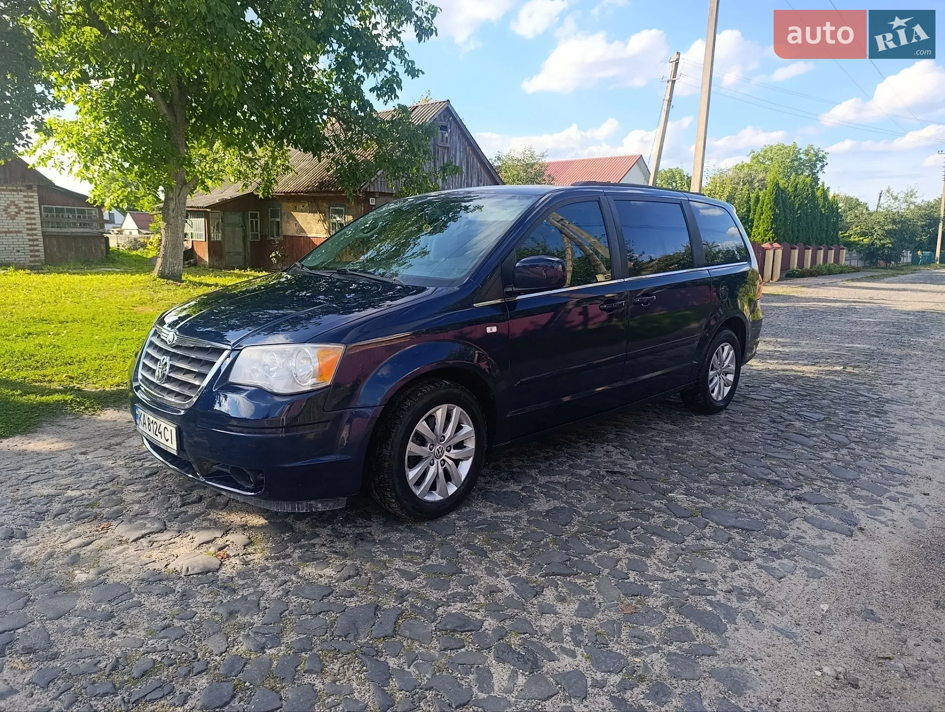 Volkswagen Routan, 2013