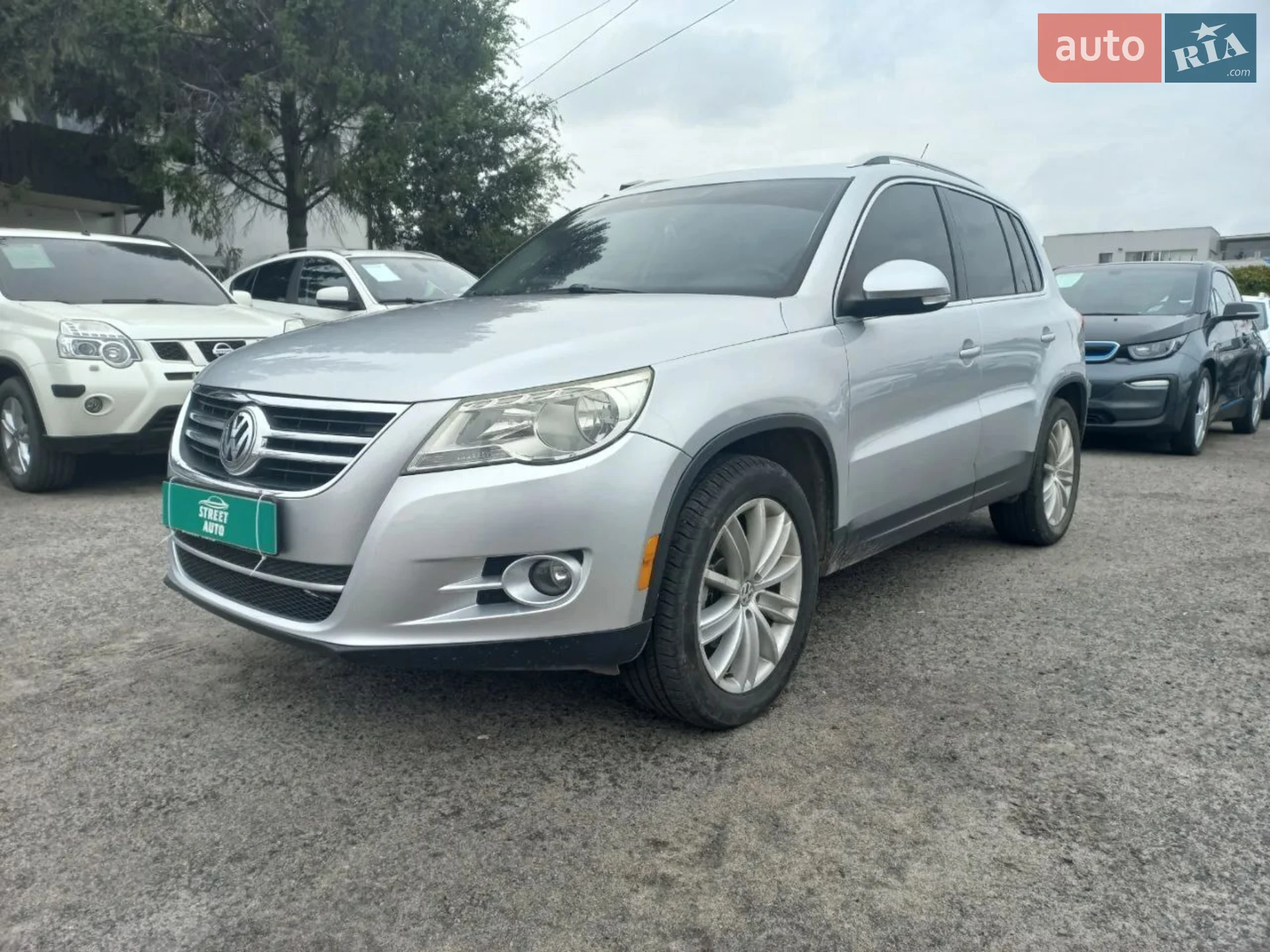 Volkswagen Tiguan, 2011