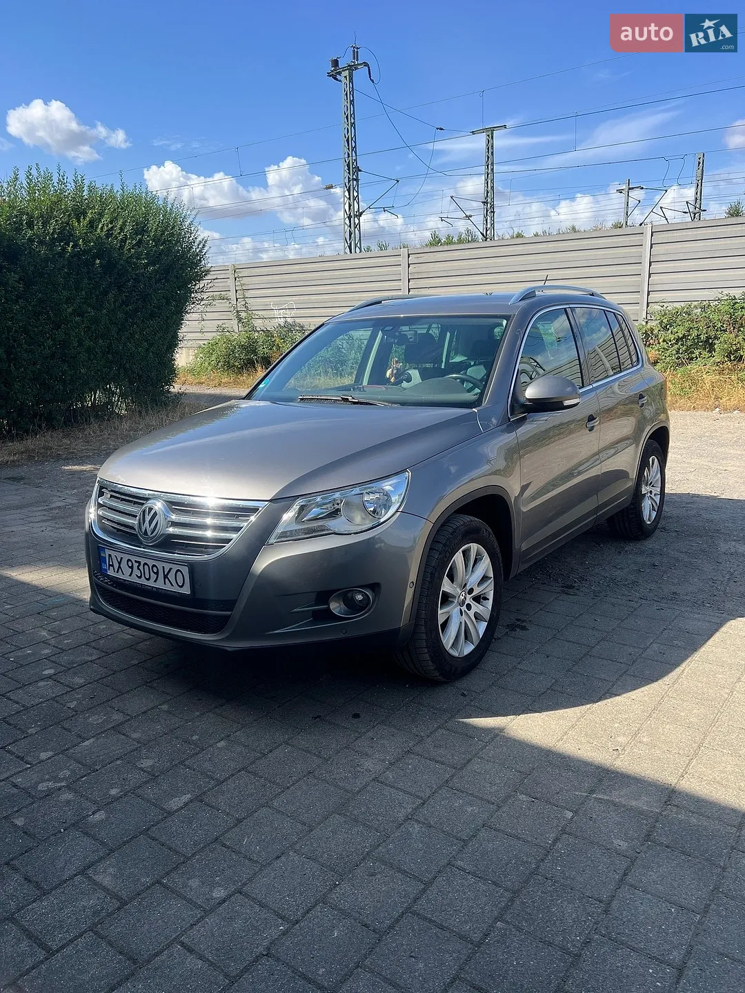 Volkswagen Tiguan, 2011