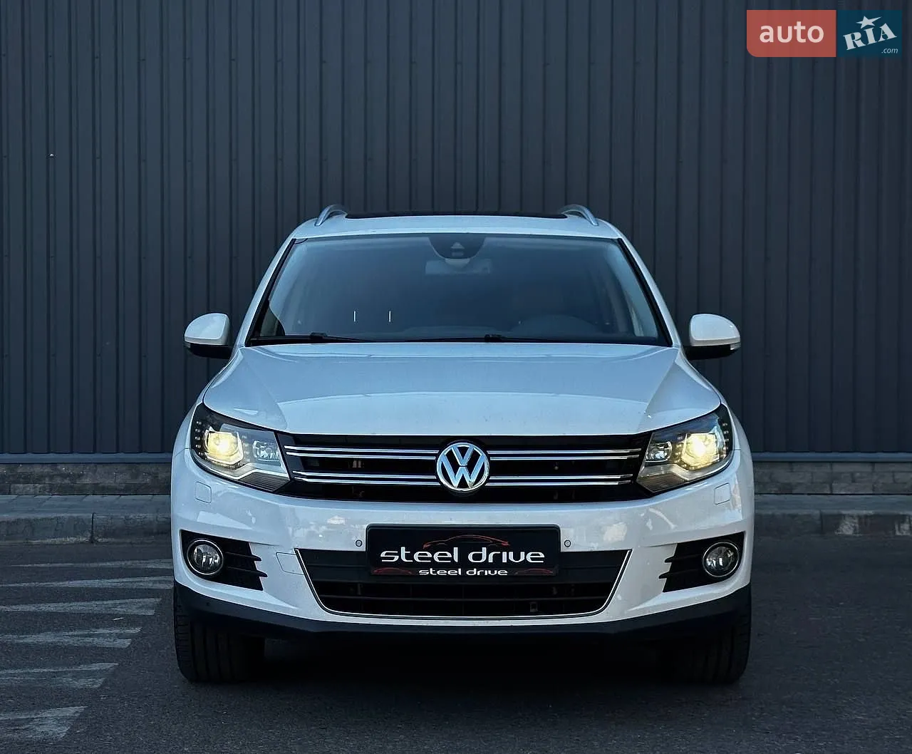 Volkswagen Tiguan, 2011