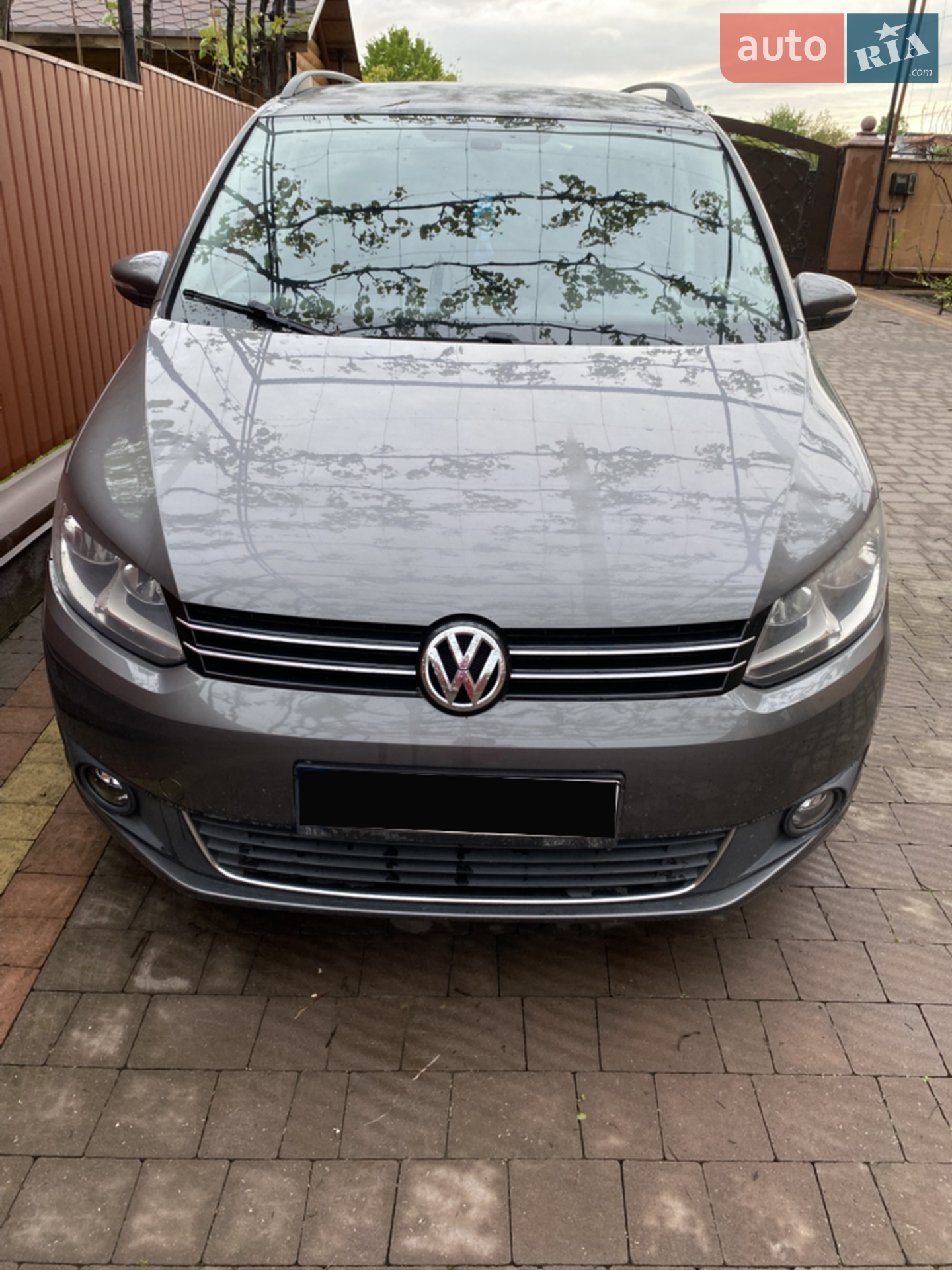 Volkswagen Touran, 2011
