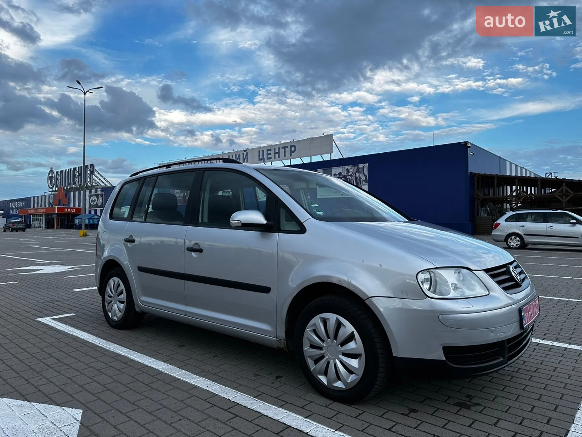 Volkswagen Touran, 2004