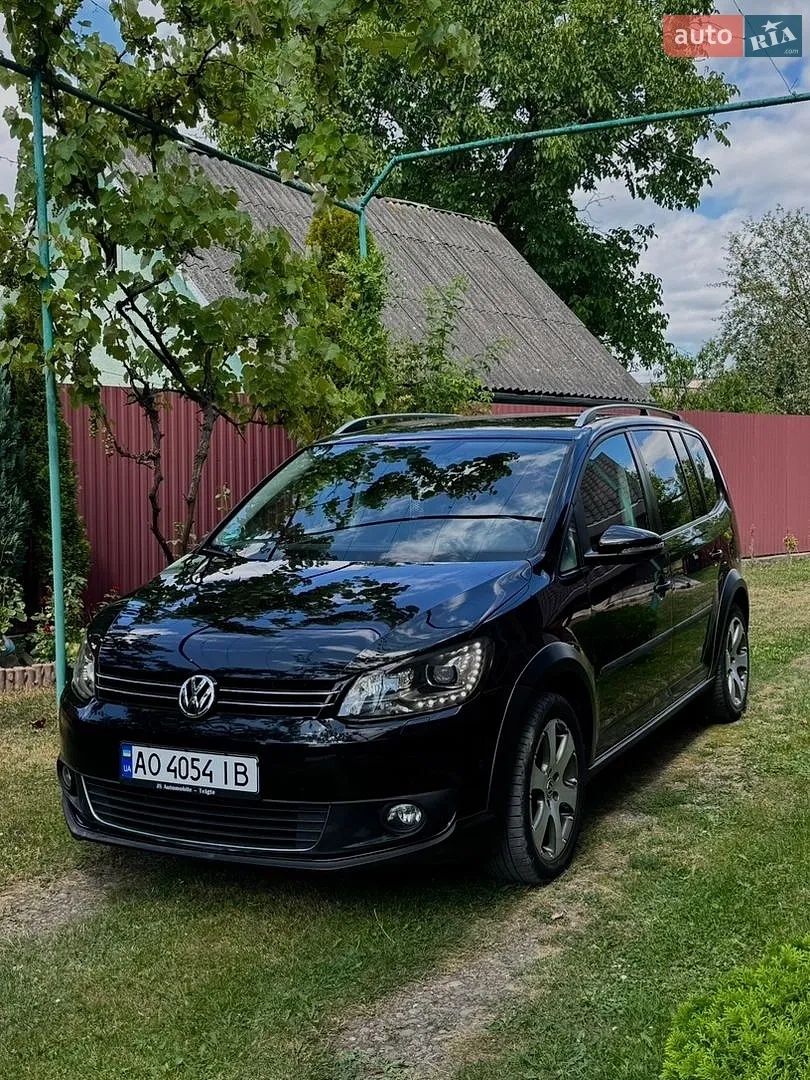 Volkswagen Touran, 2012