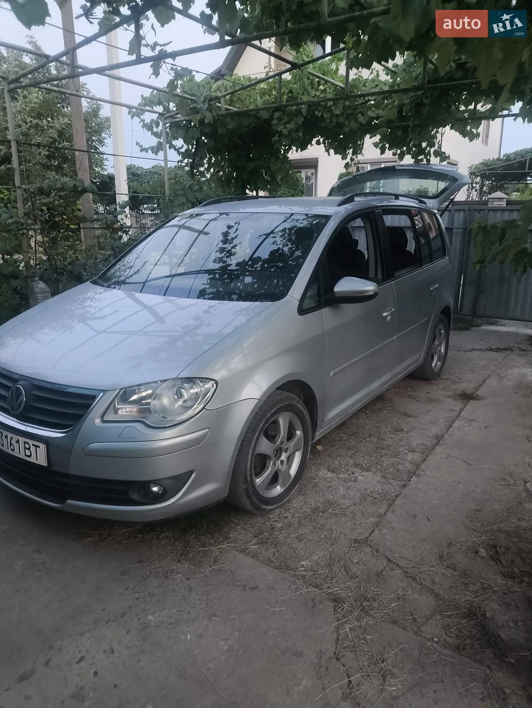 Volkswagen Touran, 2010