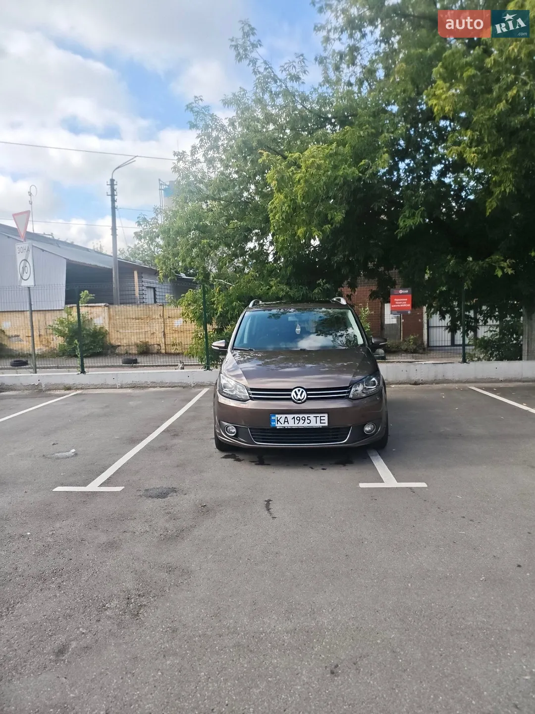 Volkswagen Touran, 2011
