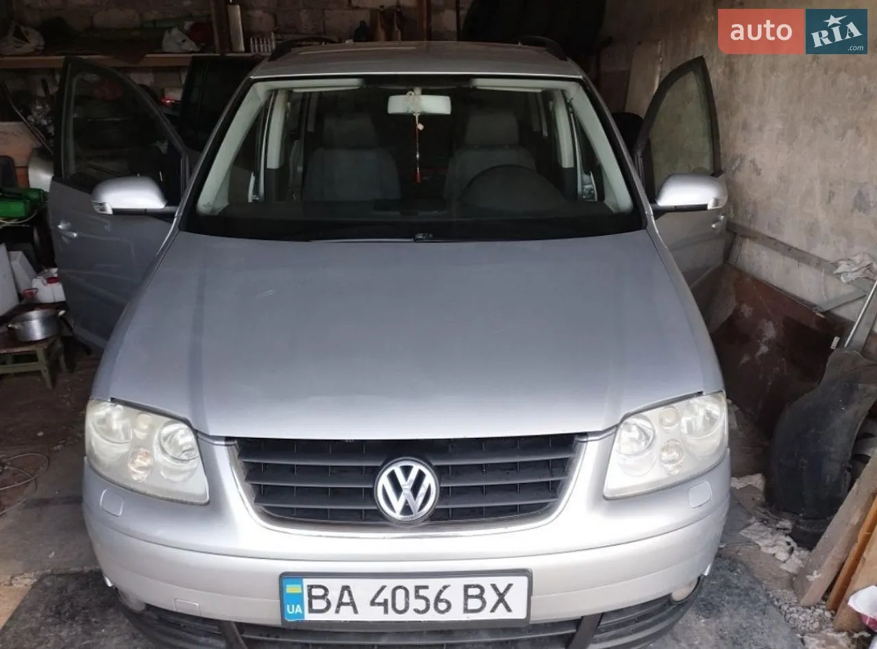 Volkswagen Touran, 2004