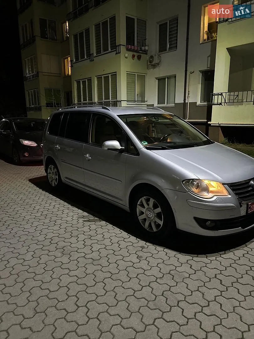 Volkswagen Touran, 2009