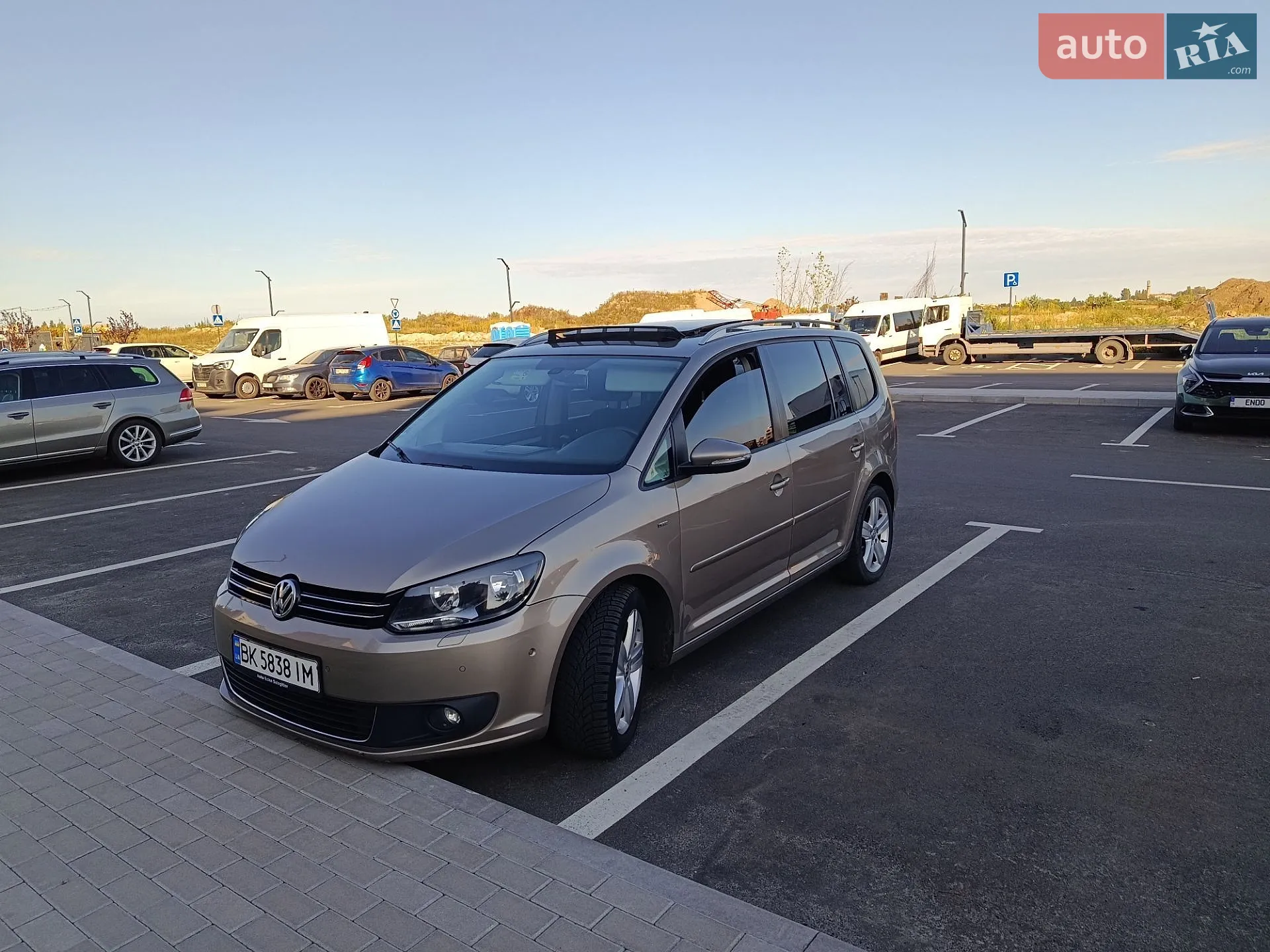 Volkswagen Touran 2014 — 1