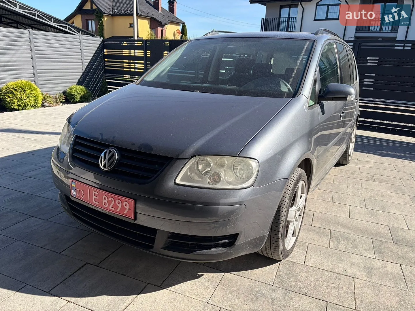 Volkswagen Touran, 2004