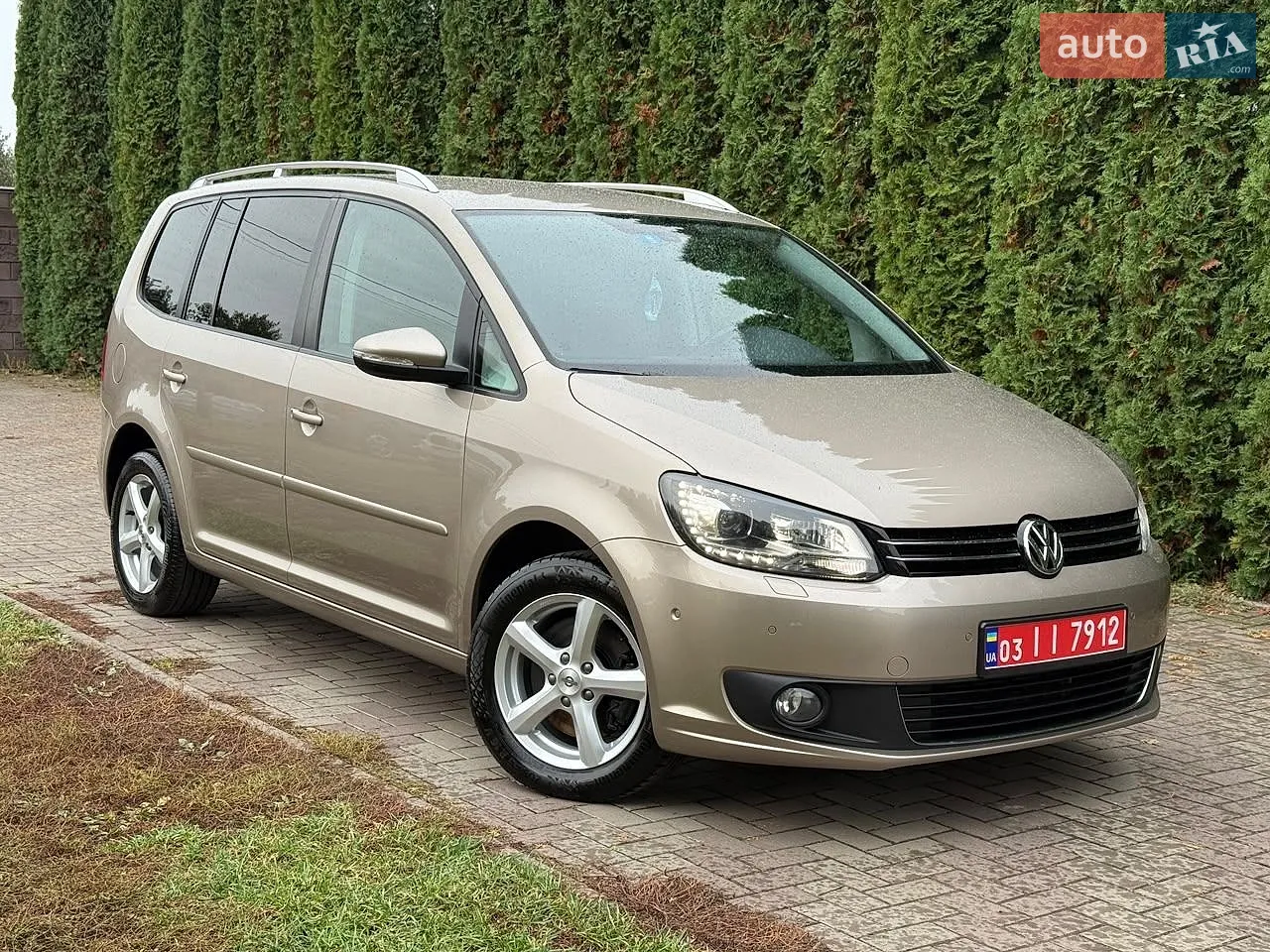 Volkswagen Touran, 2012