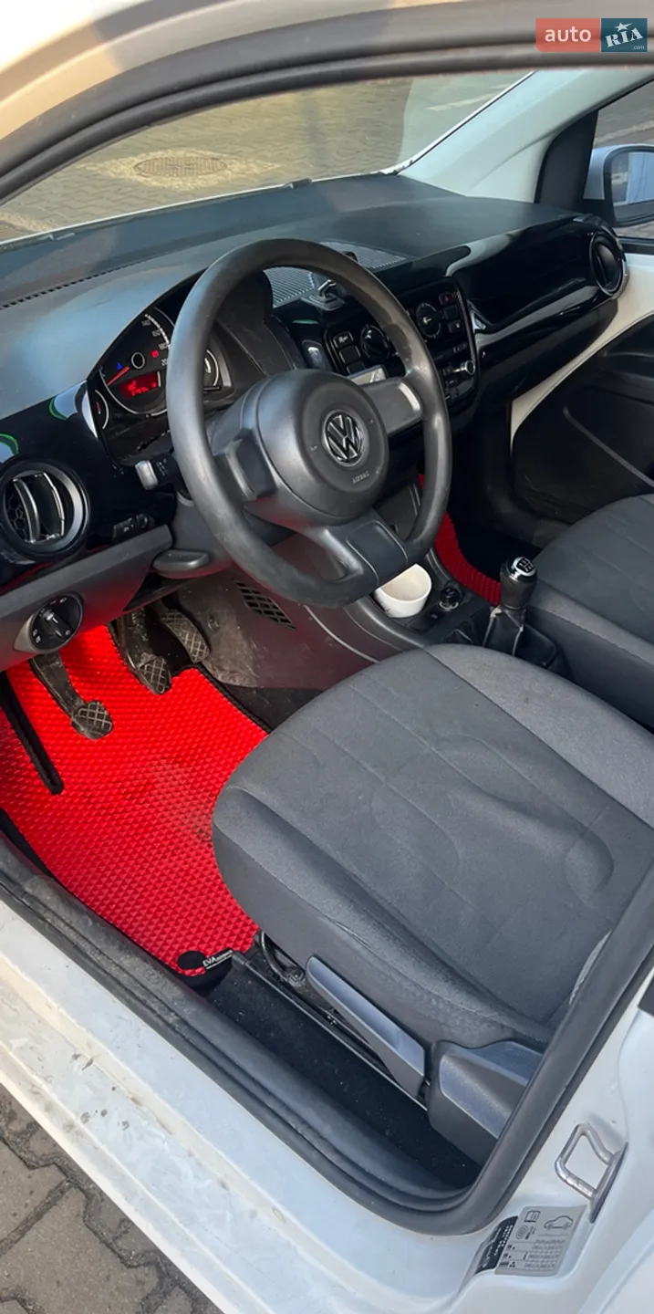 Volkswagen Up, 2016