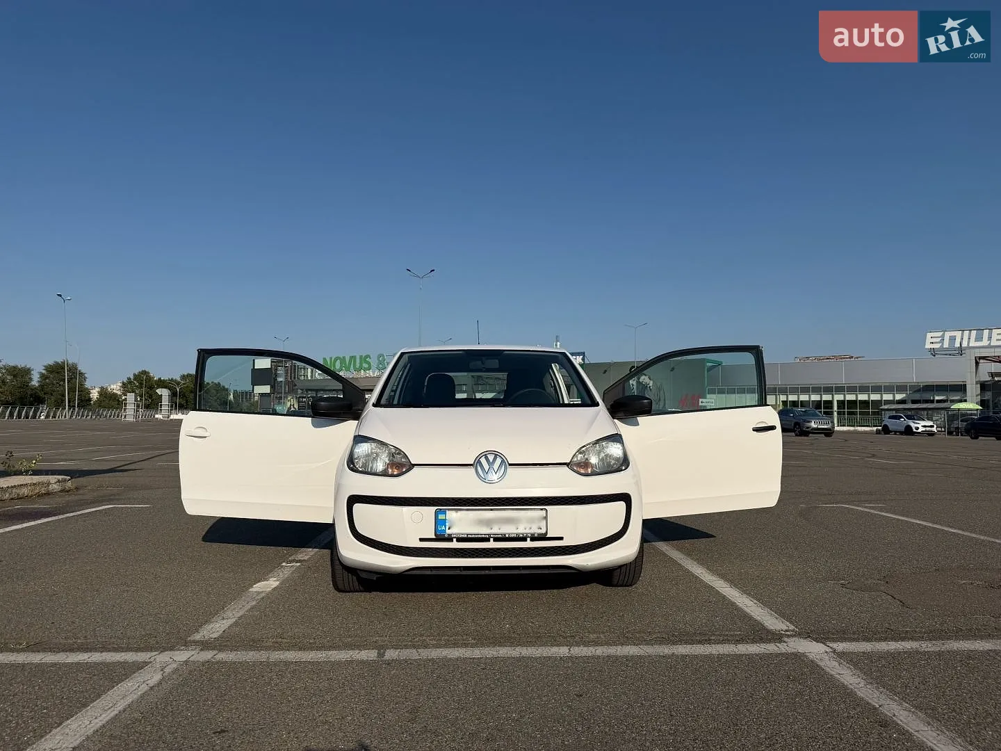 Volkswagen Up, 2013