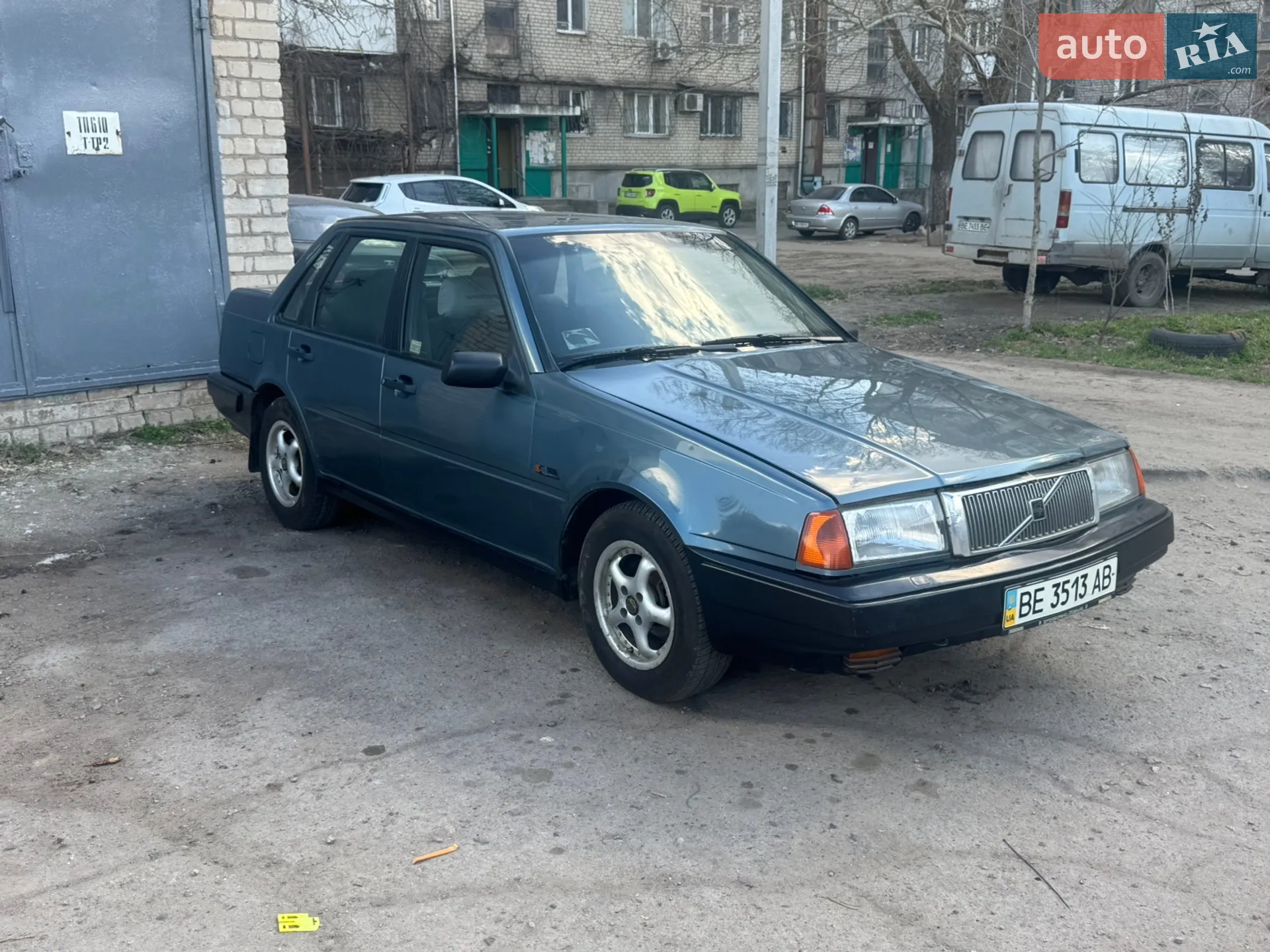 Volvo 460, 1990