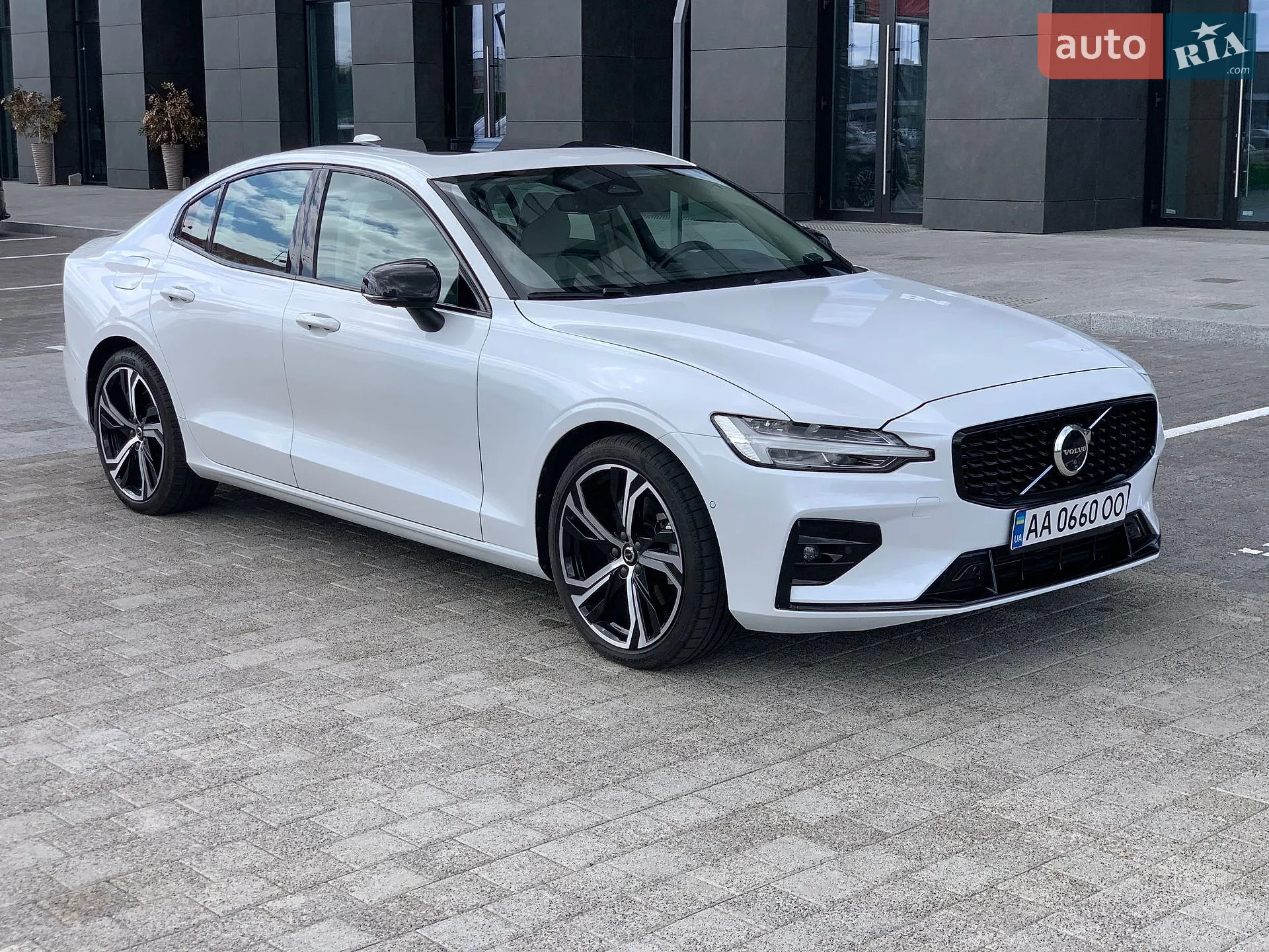 Volvo S60, 2023