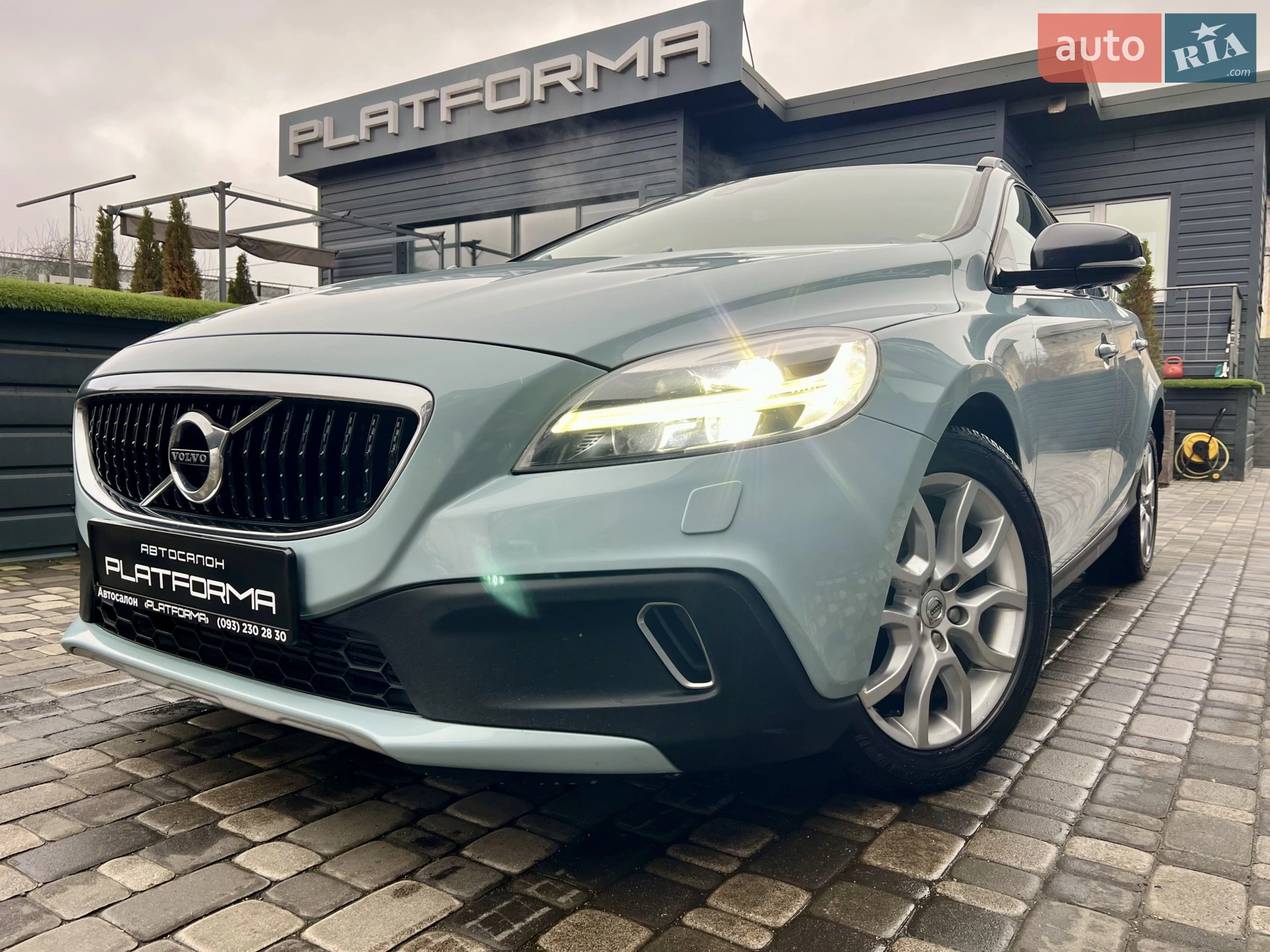 Volvo V40 Cross Country, 2016