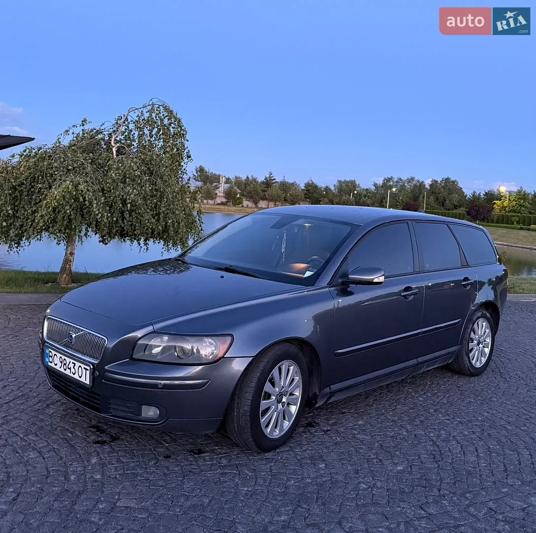 Volvo V50, 2005
