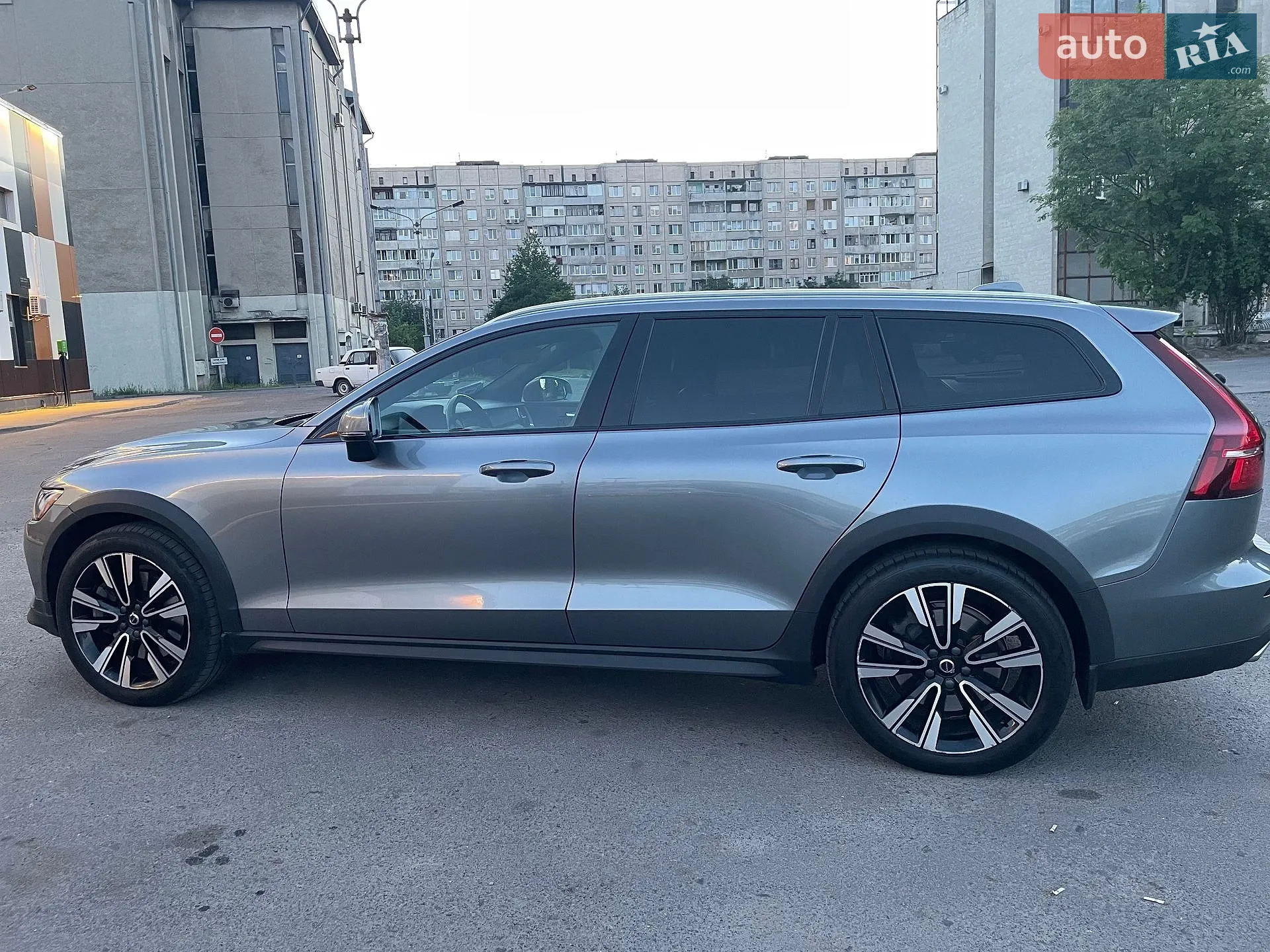 Volvo V60 Cross Country, 2019