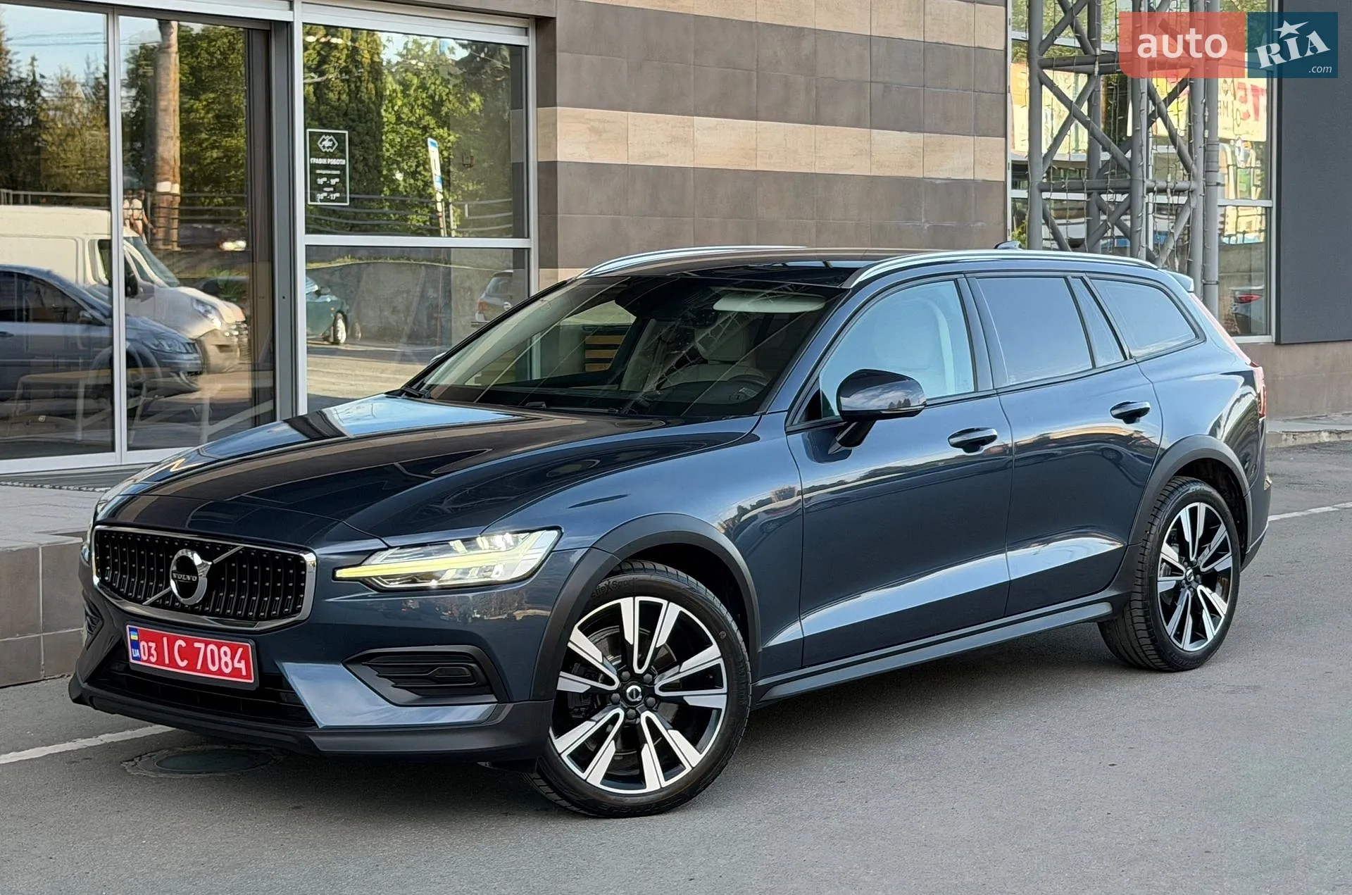 Volvo V60 Cross Country, 2019