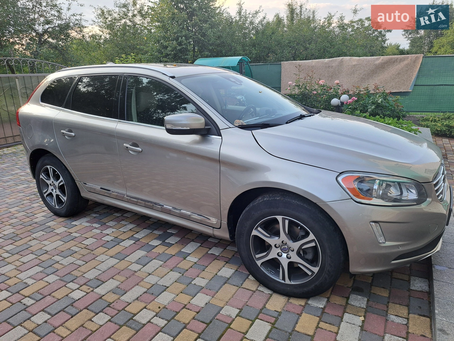 Volvo XC60 2015 — 1