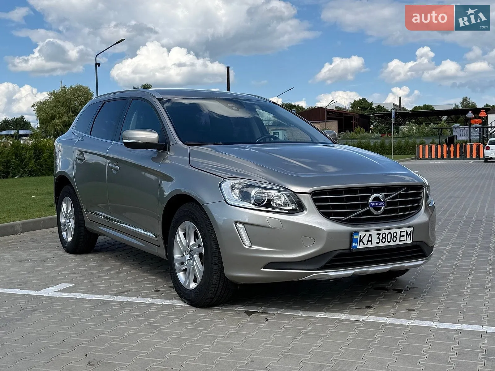 Volvo XC60, 2015