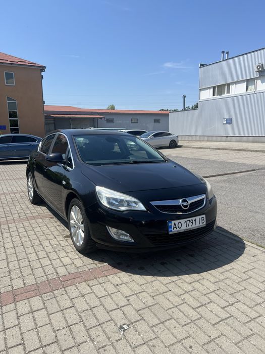 Opel Astra, 2010