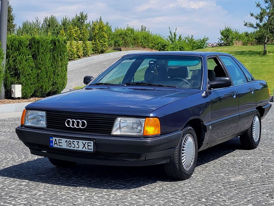 Audi 100, 1988