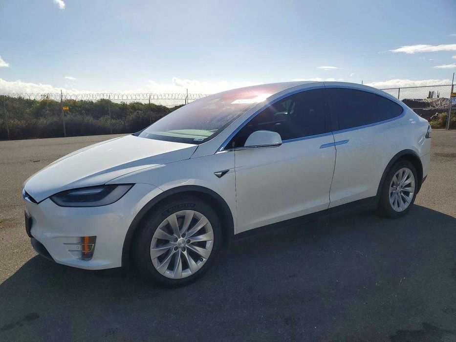 Tesla Model X, 2017
