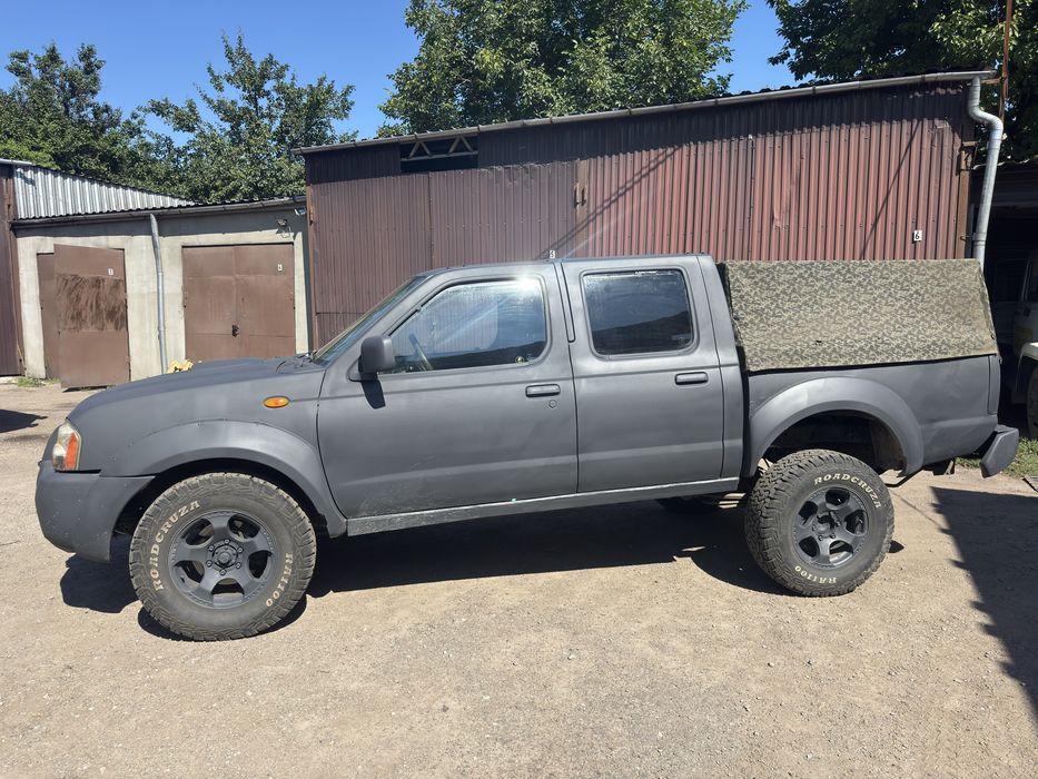 Nissan Navara, 2003