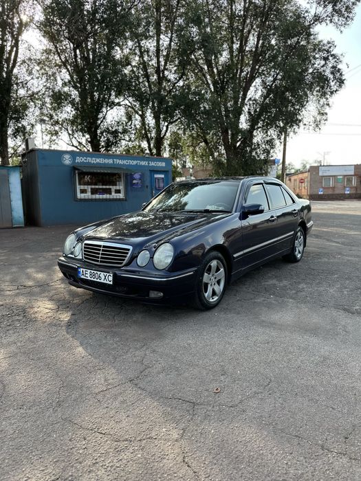 Mercedes-Benz 220, 2001
