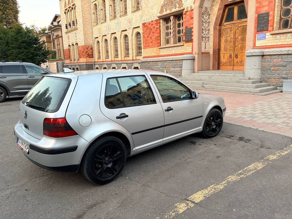 Volkswagen Golf, 2000