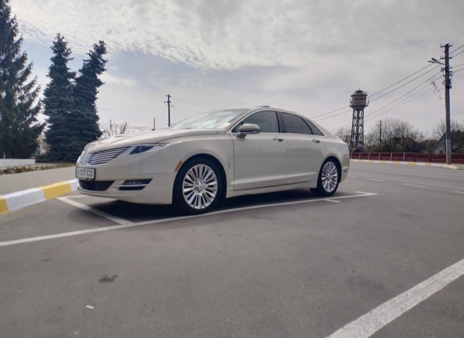 Lincoln MKZ, 2016