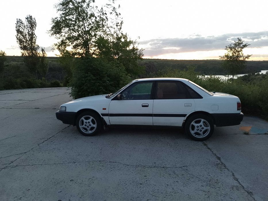 Mazda 626, 1990