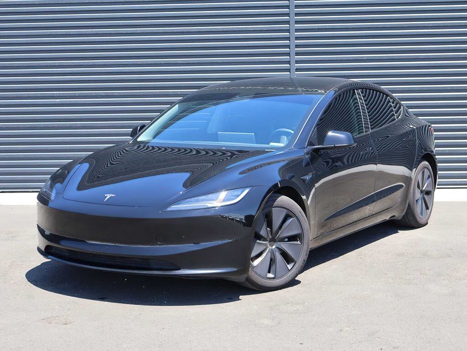 Tesla Model 3, 2025